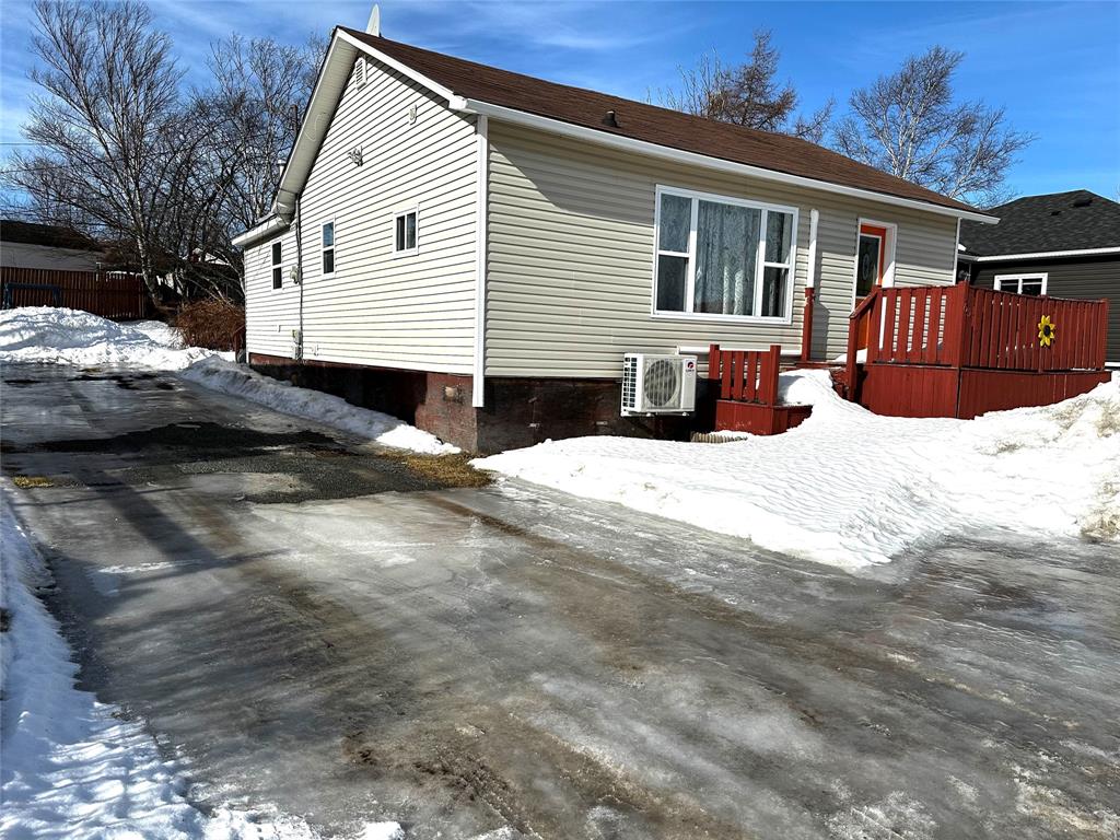 60 Earle Street (1268177)SOLD!! RE/MAX Central Real Estate